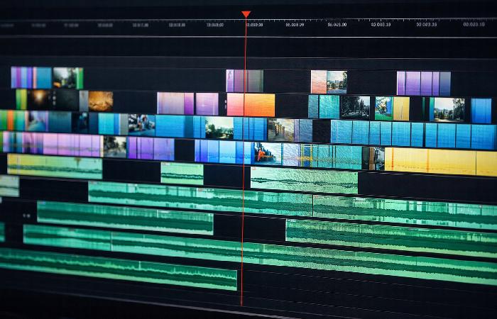 Non-linear video editing timeline with layered tracks